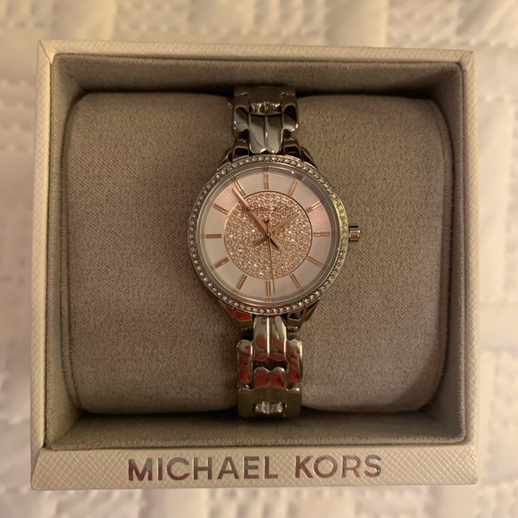 Michael Kors Minni Allie Quartz Crystal Stainless Steel with Rose Gold Watch - Picture 2 of 5